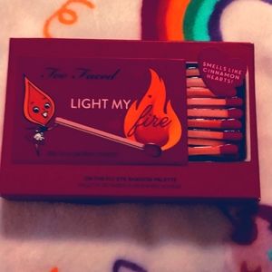 Too Faced mini Light my fire pallet